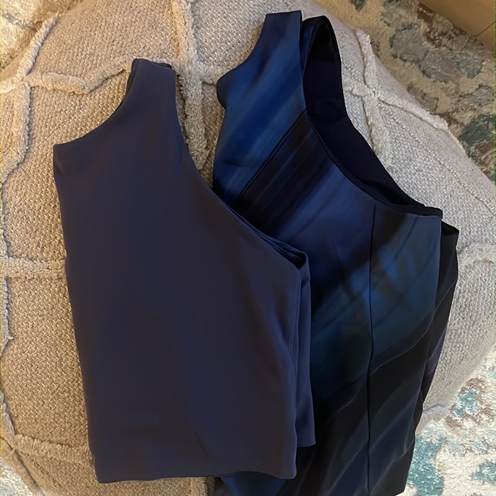 2 pack lot of Athleta workout tops - Conscious crop and Lightning Support tank